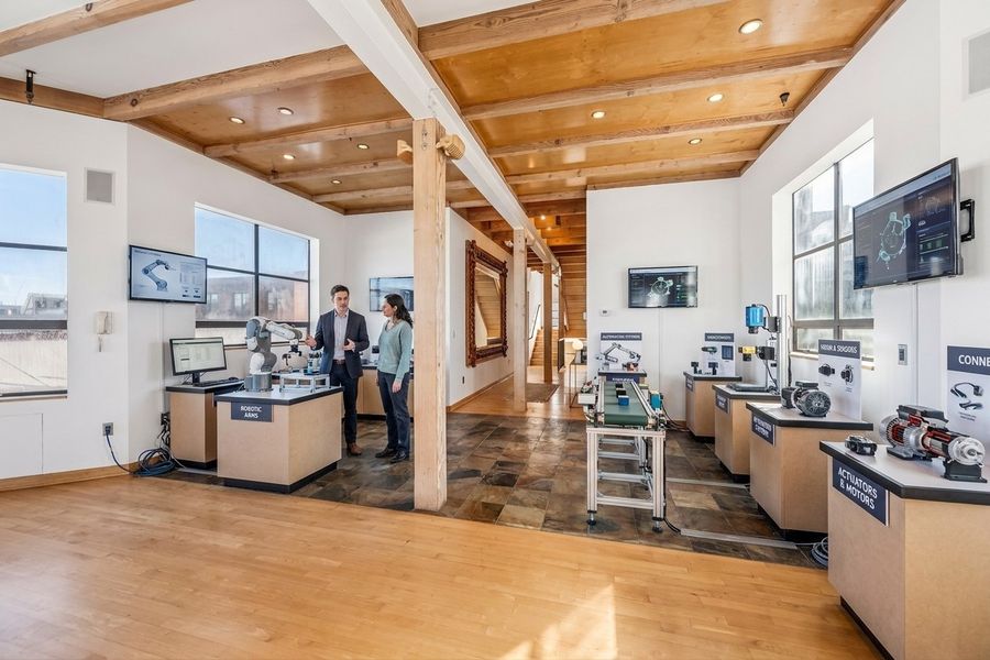 Automation benches with drives, sensors and controllers